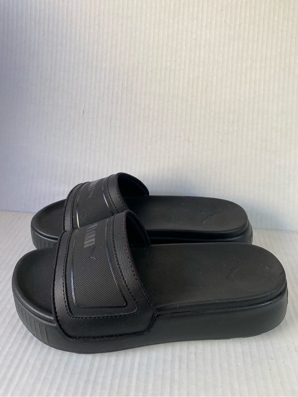 NEW• PUMA Women’s Karmen Platform Slide Sandals Black Size 7 - Picture 7 of 8